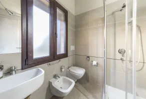 Traldi Resort - Bathroom