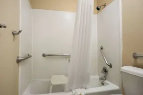 Days Inn by Wyndham Dallas Irving - Bathroom