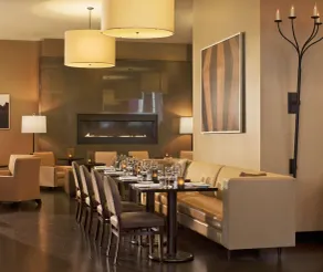 Sheraton Commander Hotel - Restaurant