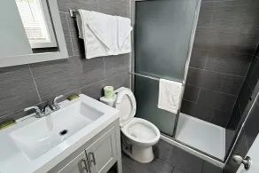 Economy 7 Inn Near Hampton University VA - Badrum