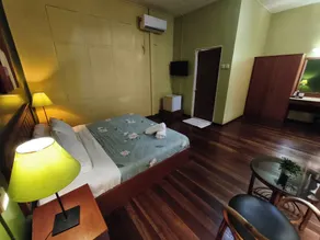 Qurata Riverside Resort - Zimmer
