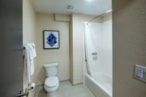 Candlewood Suites Wichita Northwest by IHG - Bathroom