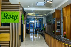 Hotel Story - Reception