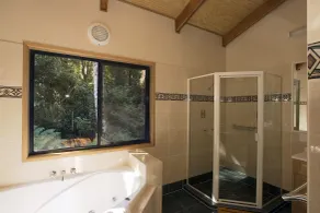 Springbrook Lyrebird Retreat - Badezimmer