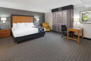 Super 8 by Wyndham The Woodlands North - Chambre