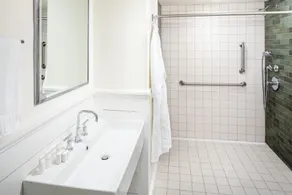 76 Main Ink Press Hotel - Bathroom