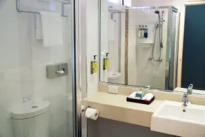 Mercure Orange - Bathroom