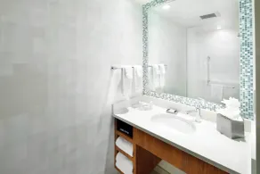 SpringHill Suites Houston NASA/Webster - Salle de bain