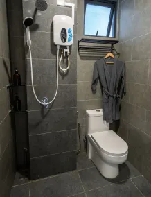 Neu Suites @ 3rdNvenue 003 - Bathroom