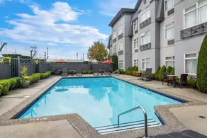 Best Western Plus Pitt Meadows Inn & Suites - Pool