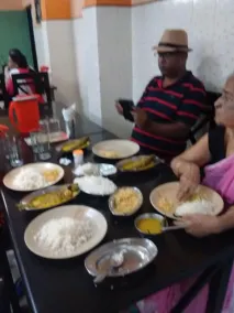 Reba Beach Resort - Hostel - Restaurant