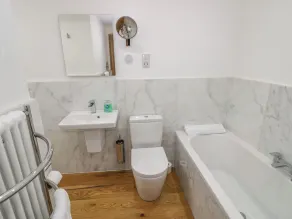 Hillcroft - Bathroom