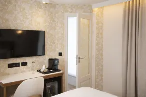 Hôtel des Champs-Elysées - Værelse