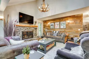 Vermont Mountain Retreat: The Antler House - Intérieur