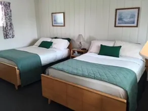 Rock Ledge Motel - Room