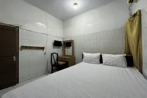 Hotel O Kost Aisyah Near Citra Grand Galesong City(Pattalassang) - Værelse