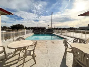 Motel 6 Abbeville, AL - Pool