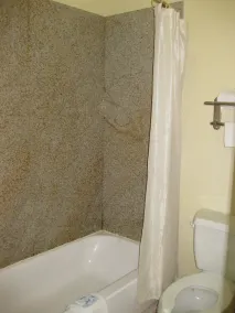 Relax Inn & Suites - Badezimmer