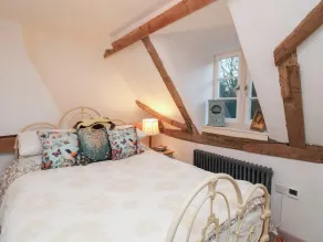 The Hare and Bumblebee Cottage - Rum