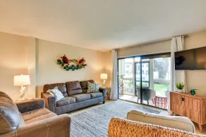 New Smyrna Beach Condo: Pool Access, Walk to Beach - Interiør