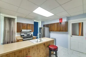 < 1 Mi to Main St: Quiet Apartment in Galesburg! - Intérieur