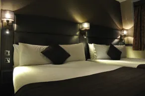 Brunel Hotel - Room