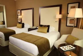 Mövenpick Grand Al Bustan - Zimmer