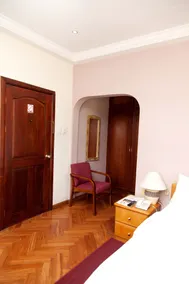 Mahogany Lodge, Cantonments - Room