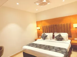Lush Premier Hotel - Camera