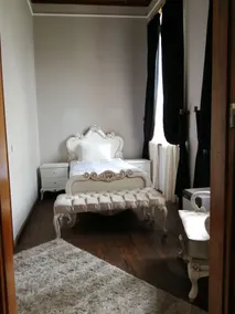 Les Pergamon - Room