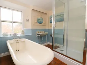 St Edmunds House - Bathroom