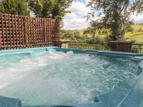 Hillside Lodge - Pool