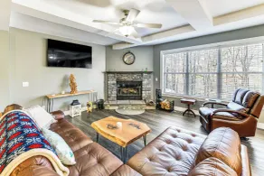 Mountain Views & Brook Access: Home in Arkville! - Interiör