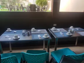 All Days Inn and Out - Restaurant