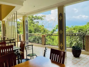 Crystal Apartments Entebbe Uganda Next to UN Base - Restaurant