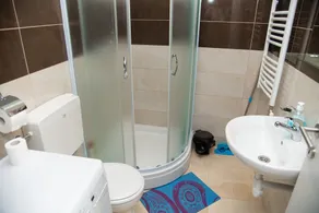 King Peter Apartments - Bathroom