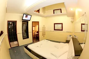 Hotel & Motel Le Baron - Room