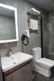 Grand Moon Hotel - Bathroom