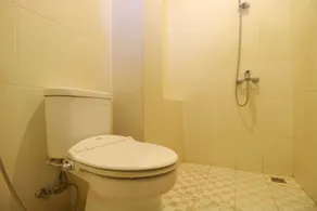 RedDoorz Plus @ Taman Siswa 2 - Badeværelse