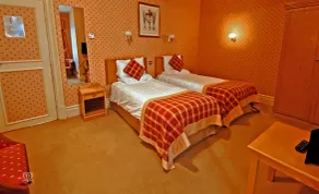 Metropole Hotel and Spa - Bathroom