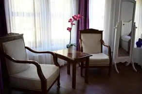 Mor Salkım Konağı - Camera