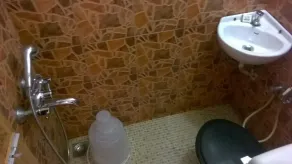 Fenn Hall - Bathroom