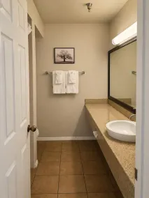 Oak Ridge Inn - Bathroom