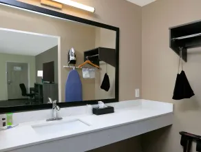 Super 8 by Wyndham Victoria - South - Hwy 59 - Salle de bain