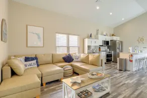 Deck & Steinhatchee River Views: Family Getaway - Interior
