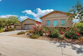 Pool, Hot Tub & Game Room! Spacious Buckeye Home - Intérieur
