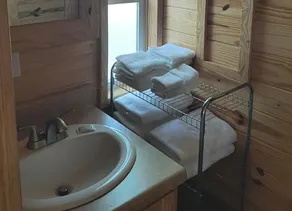 Birdsong Resort Marina Lakeside RV - Badezimmer