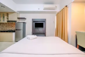 Warm and Cozy Studio Apartment Margonda Residence 5 near Campus By Travelio - Zimmer