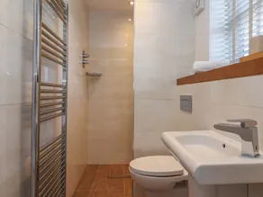 Church View Retreat - Baño