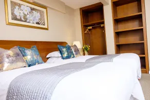 Charlemont Arms Hotel - Room